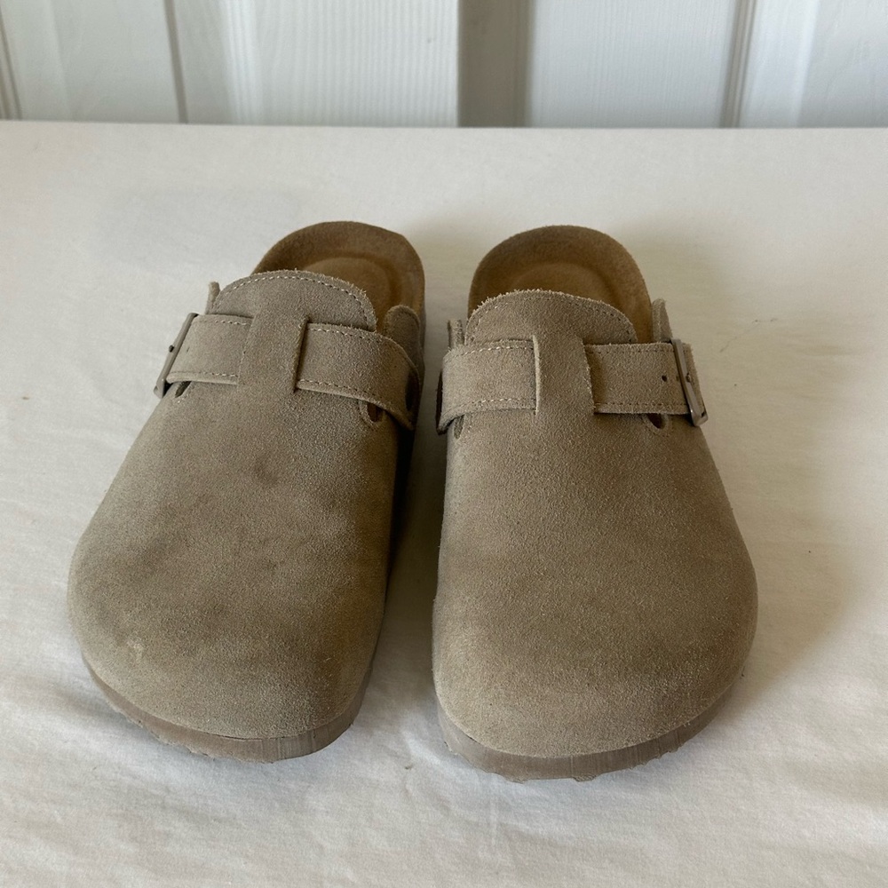 PROJECT CLOUD suede leather clog mules in beautiful taupe /beige color🤎